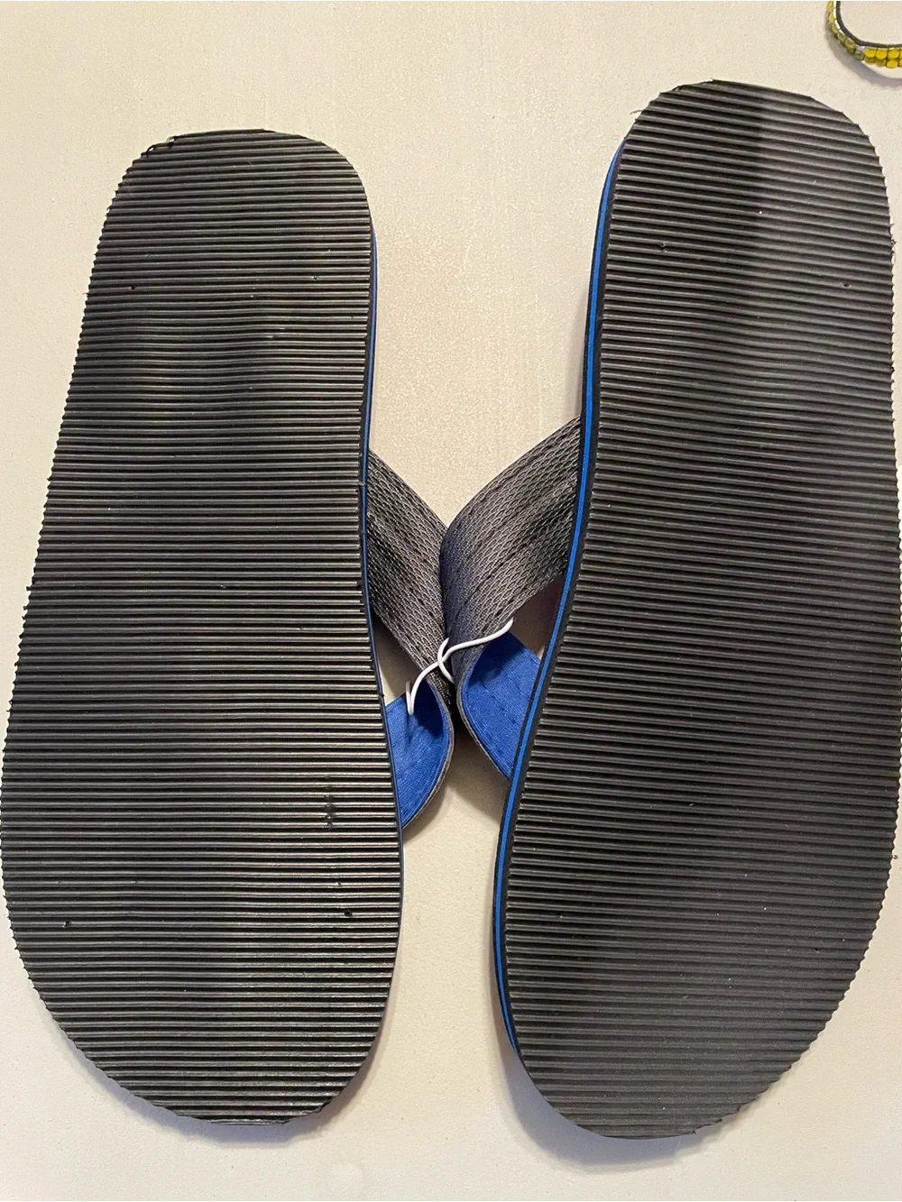 Men's Black and Blue Flip Flop Sandals Large 12/13 NWT